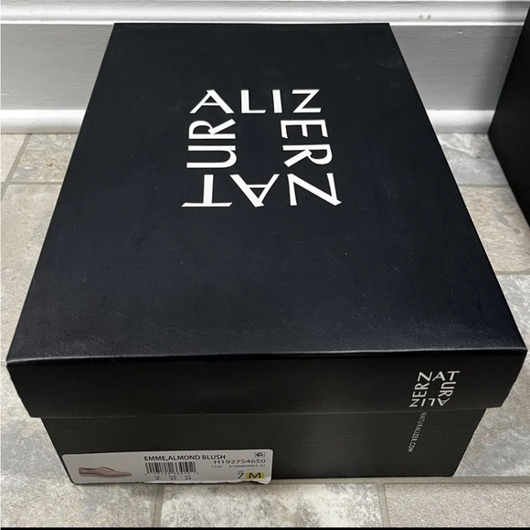 Naturalizer NIB Emme Almond Blush Patent Oxford 7M - Picture 9 of 9